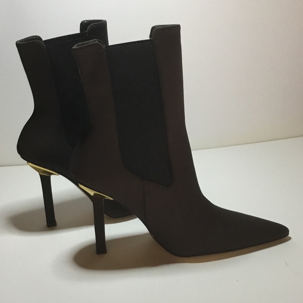 Good American Black Pointed Chelsea Stiletto Ankle Boots with Gold Accent